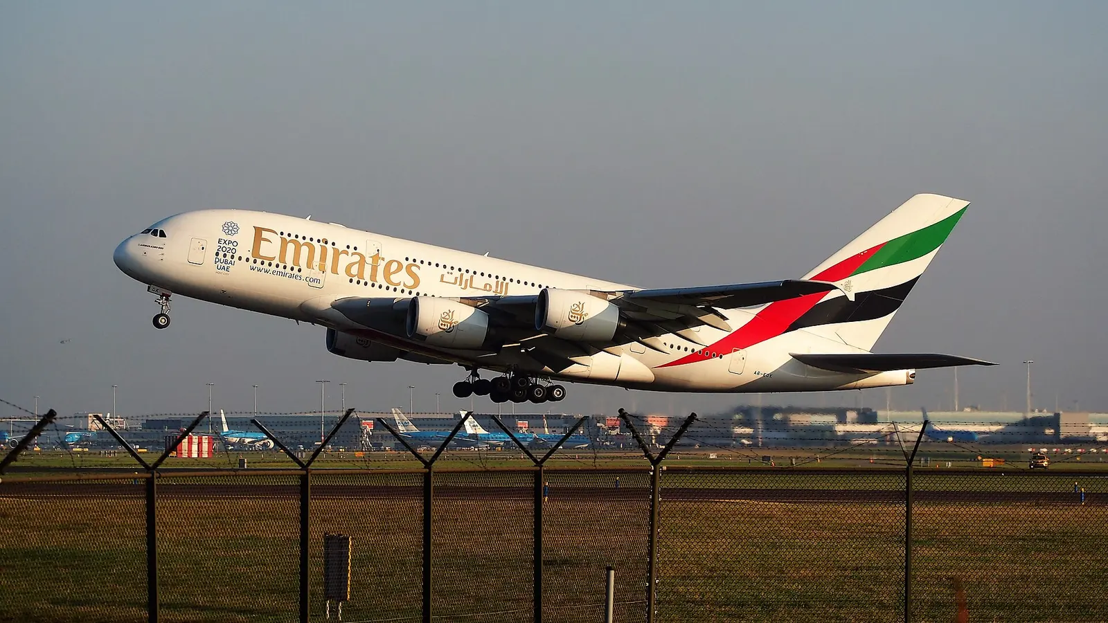 Largest Passenger Aircraft 2026: A380 & Beyond